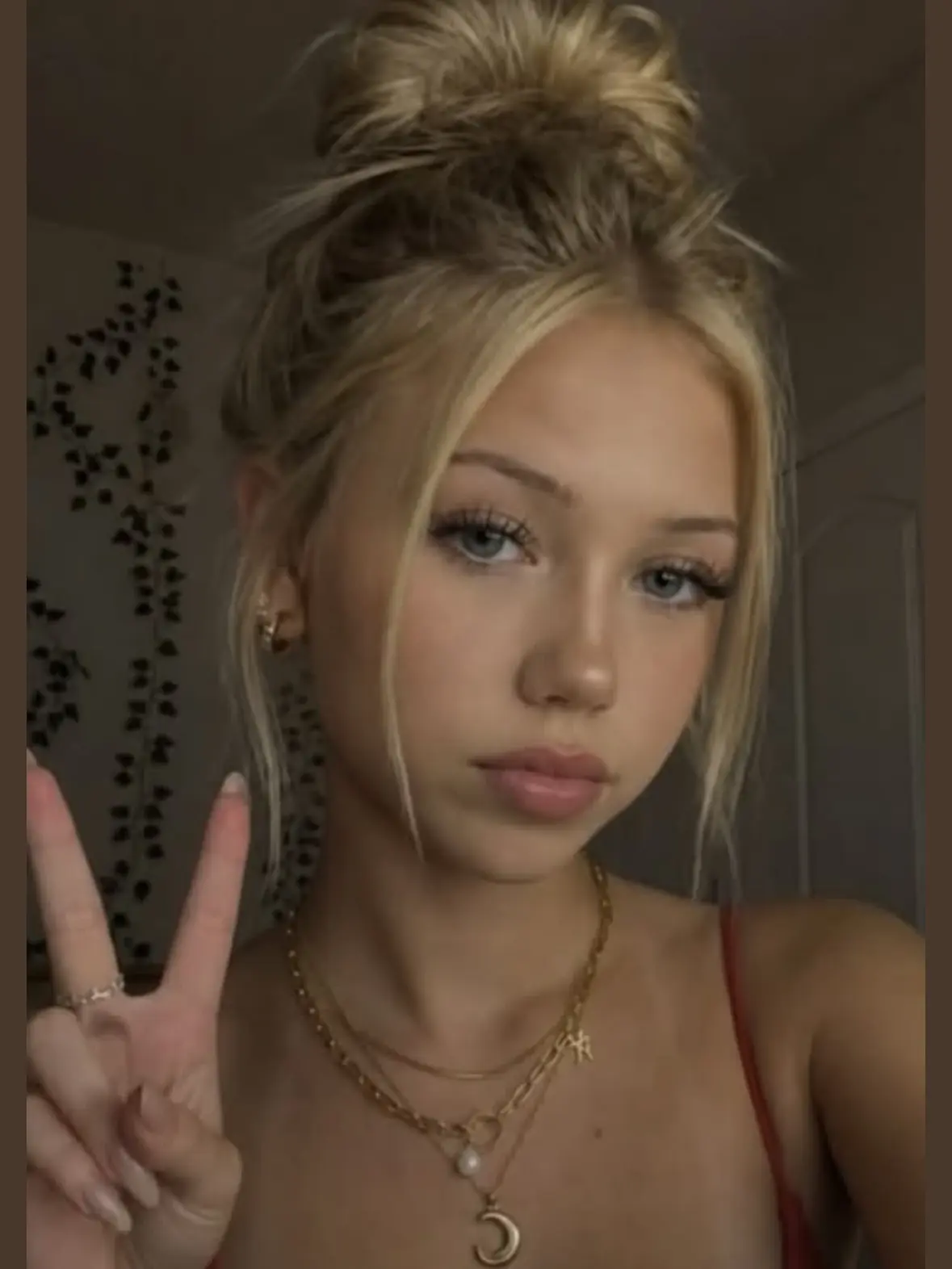 AlinasLittlePotato의 Popular Girl x New Kid