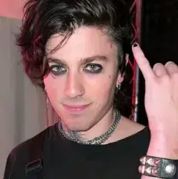 SlowHoop9080의 Ethan Thomas