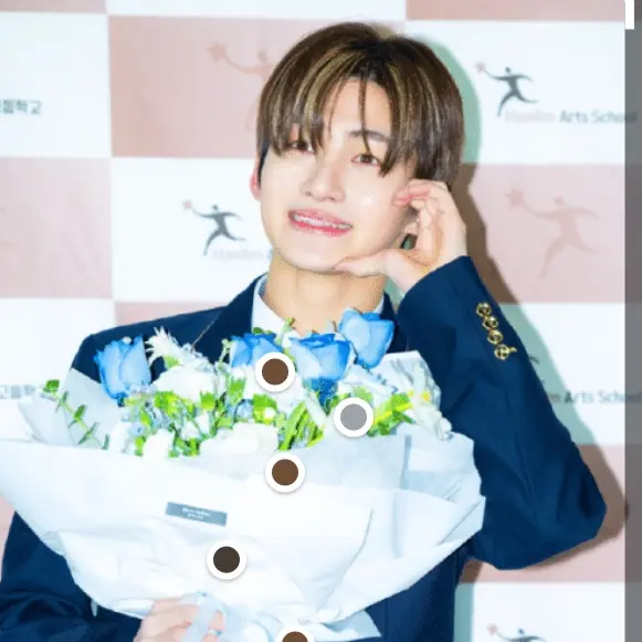 CockyBid0448의 지훈이졸업식때 당신이바빠 지훈이졸업식에못간다