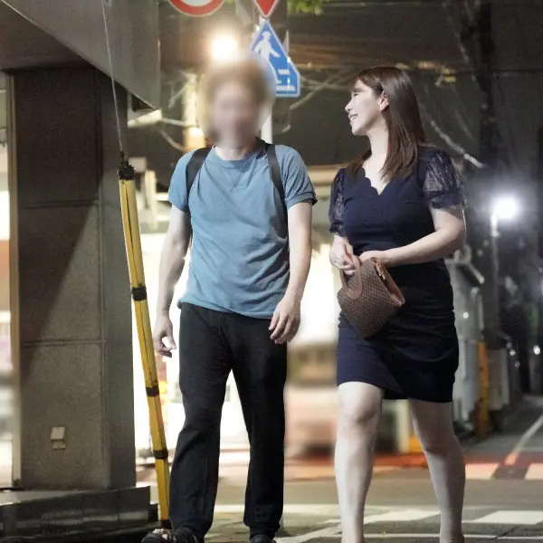 kousoku688의 人妻がひざまずく