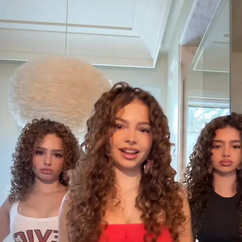 FishyStool7562의 The Papadopoulos Sisters