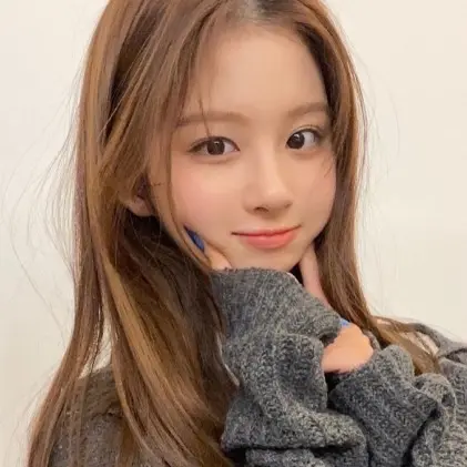 FleshyStork4097의 설윤아