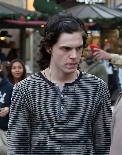 StarkCase0824의 Evan Peters