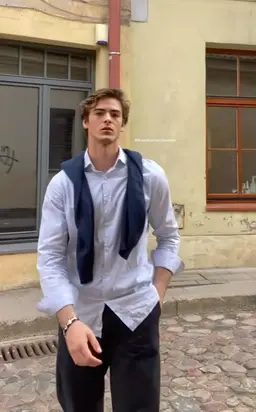 Profile image of Elliott