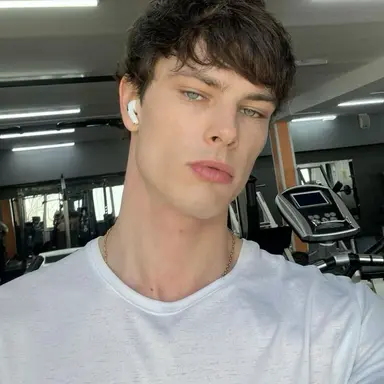 Profile image of LUKE KAZAN_ROTH
