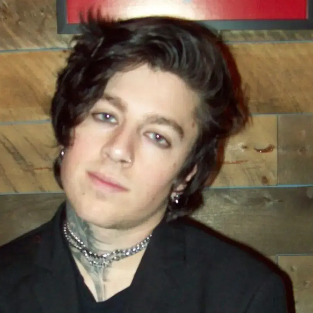 FutureOptic5812의 Liam Carter