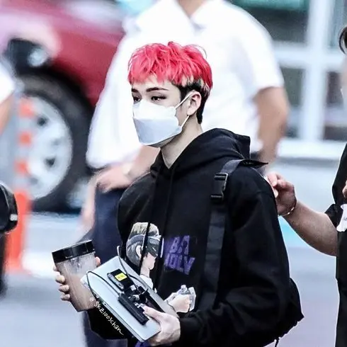 Dearbangchannnn의 Hood Up, Chan