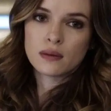 Profile image of Caitlin Snow