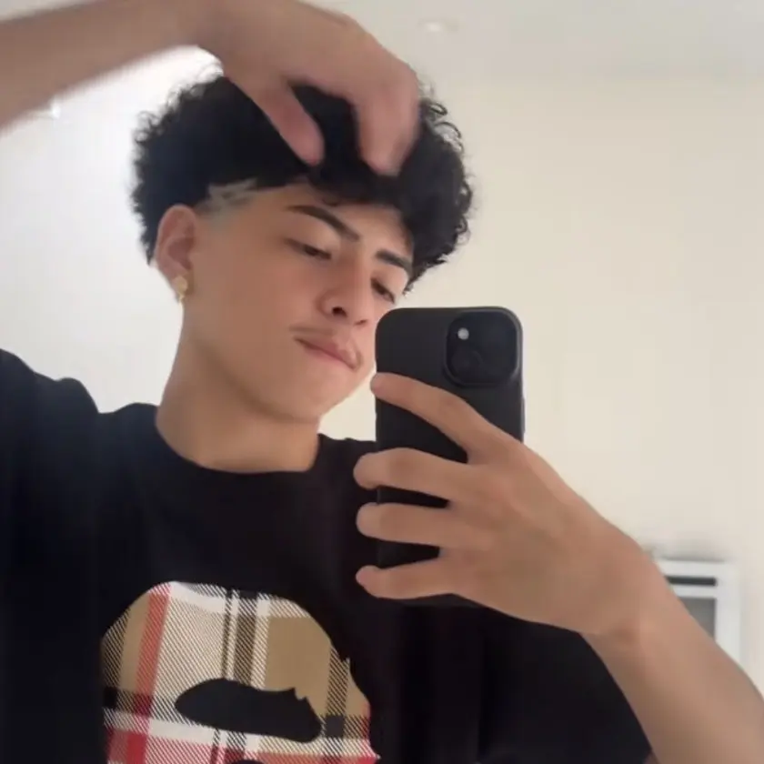 jazzybur0의 your fiancé🥺🫶🏻