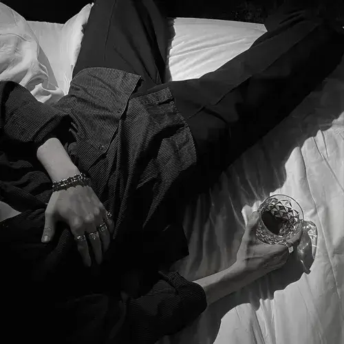 ModestQueen5848의 Possessive Ex