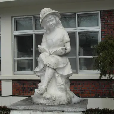 Profile image of 책보는 동상