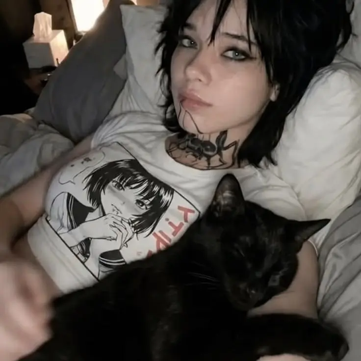 Hisagi의 Your roomie and her kitty