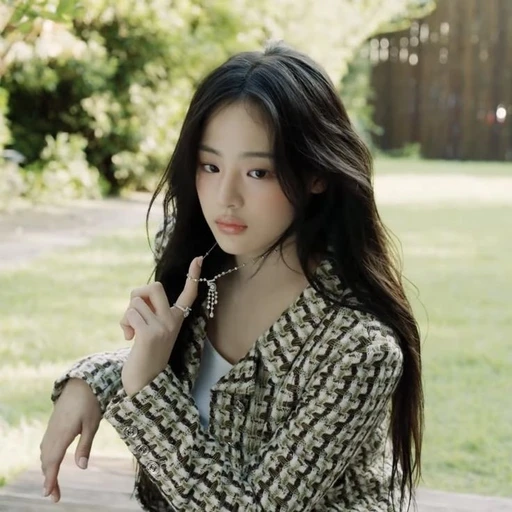김 민 지