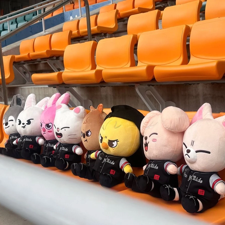 8人