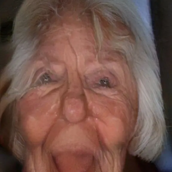 FrostyFlare7147의 Old woman nsfw