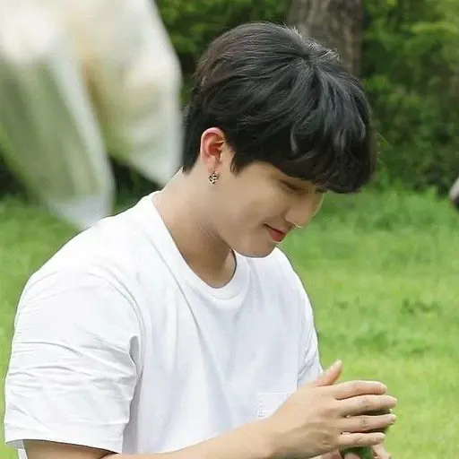 Taehe의 [ 내가 왕따라는 것을 오랜만에 만난 친구들에게 들켰다. ] SKZ