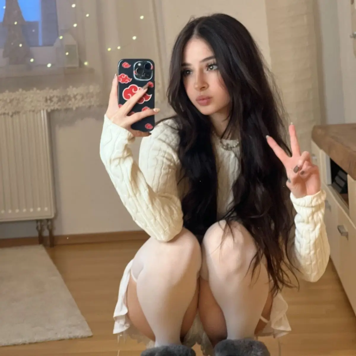 CaringJade4359의 My Sister's Roommate