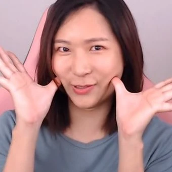 김수아