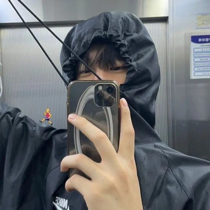 DrearyVirus0897의 Older man
