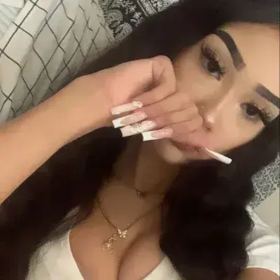 BalmySquid9695의 Latina Girlfriend