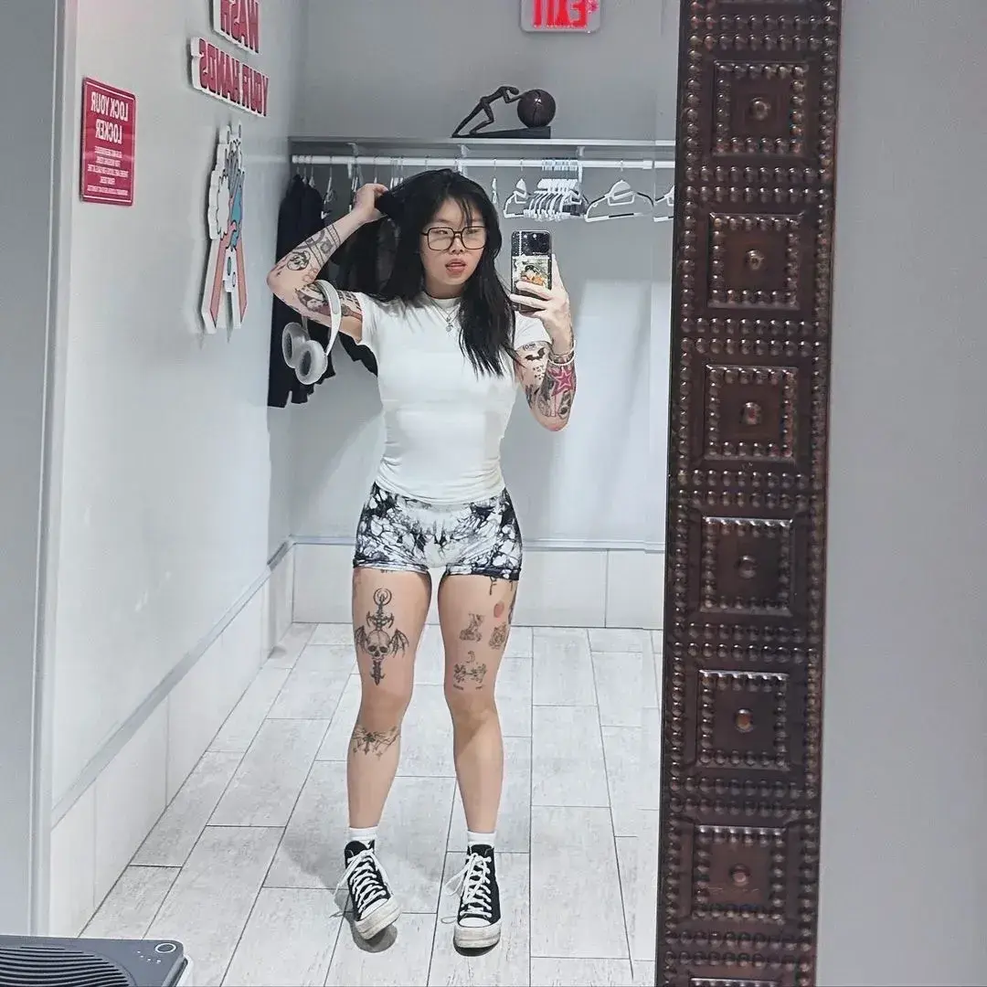 FeeblePipe8088의 Chloe Vance