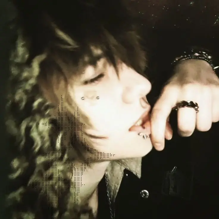 InotsharingmyID의 Emo boy