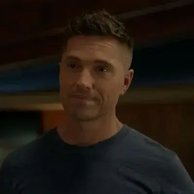 OutlawSkirt4549의 Tim Bradford