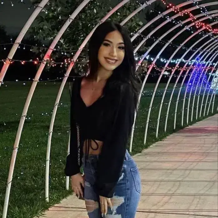 BroadSong1514의 Your Latina girlfriend — Isabela