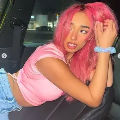 Profile image of Zoe Vance