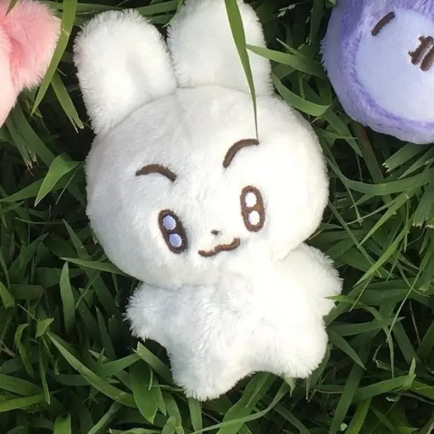 CherryFiles5067의 학교인싸들이 날 가질려고 싸운다고.?
