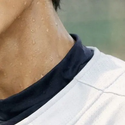 DullFox8355의 クラスの人気者は、私だけに甘い。