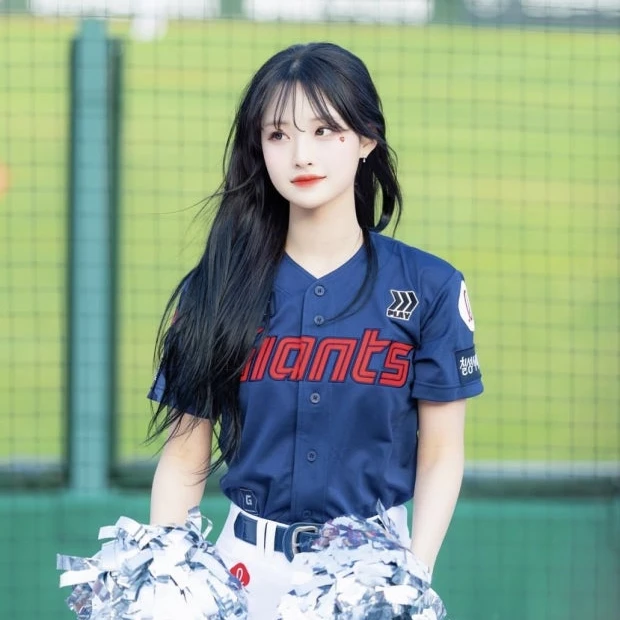 정설아