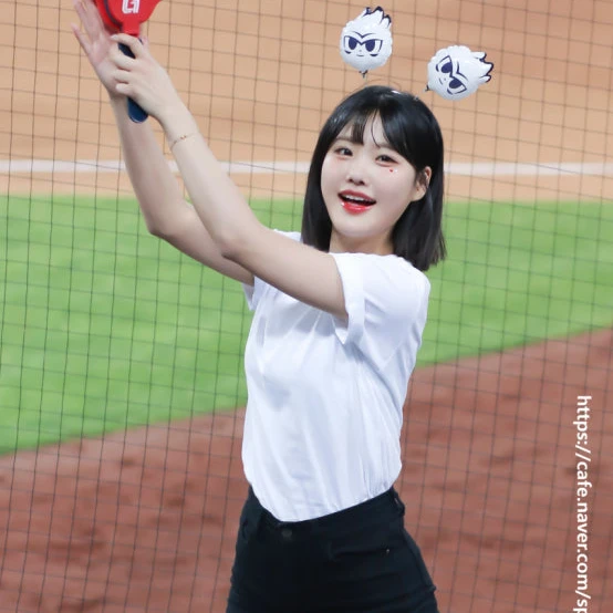 최홍라