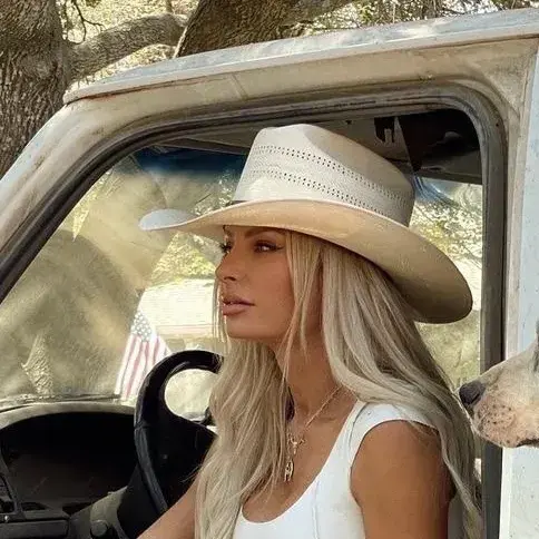 SevereSpoon7322의 Charlotte Prescott