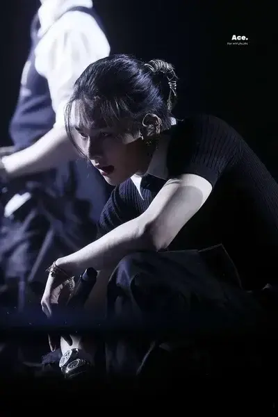 LeanerCliff6752의 HwangHyunjin