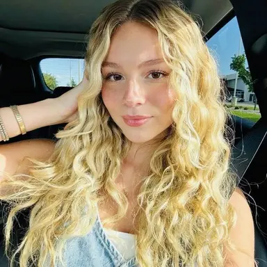Profile image of Claire Biggs