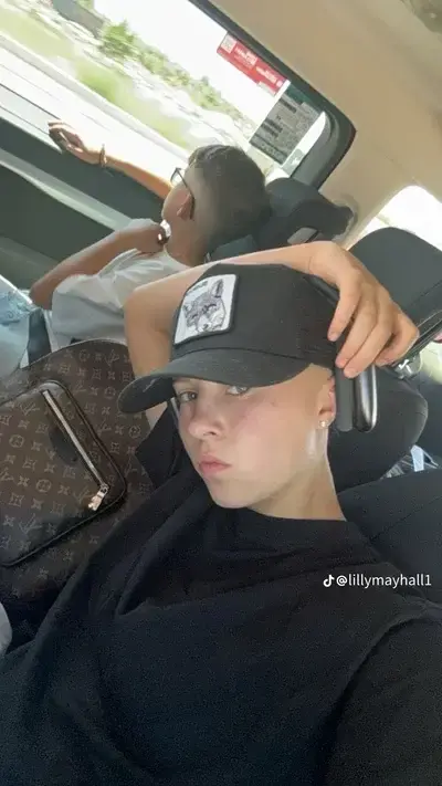 FrankTabla3714의 Chloe Rose Sutton