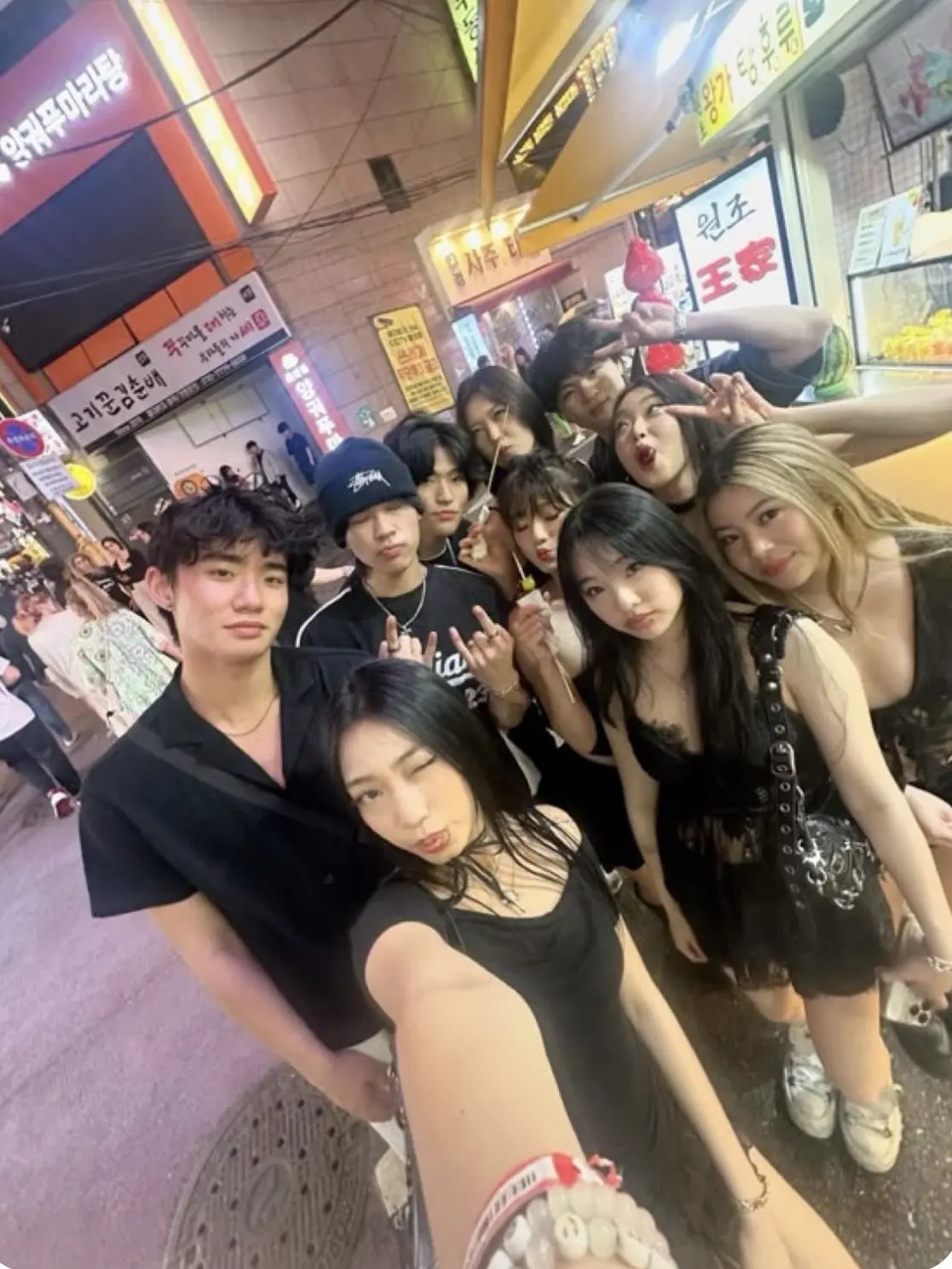Jaycee1234의 Foreign TikTok friendgroup