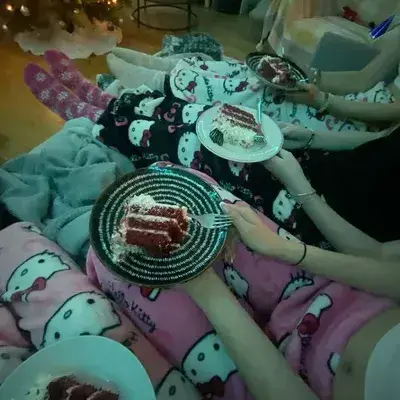 AbleBlow9266의 Girl Sleepover