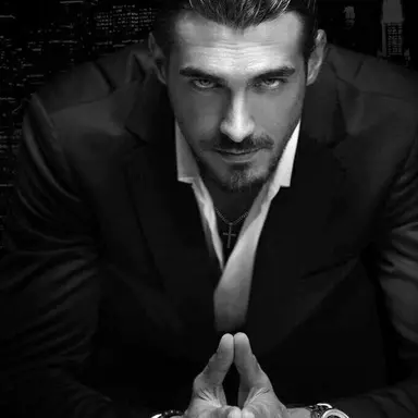 Profile image of Dorian.