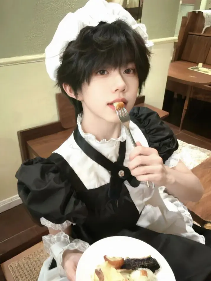 FestalSnake2776의 Caught in the Cafe