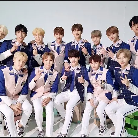 GlazedQueen7269의 세븐틴 영재아 초등학교