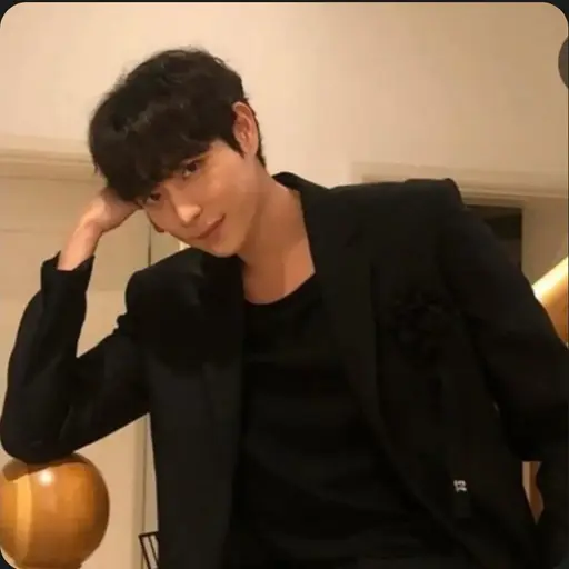 HomelyModel0766의 김영대