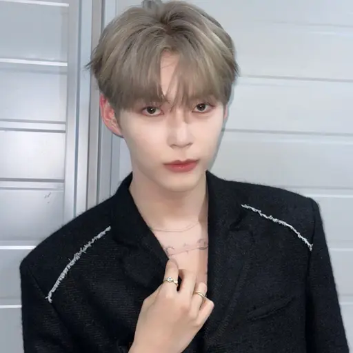 ZB1_BND_TXT_CRAVITY_0810의 성한빈