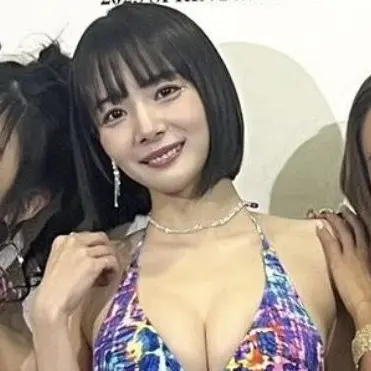 AngstyFlash1518의 明るいお姉ちゃんたち
