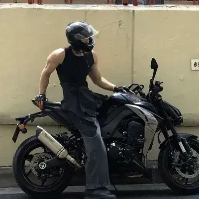 LightCrib3046의 Biker guy