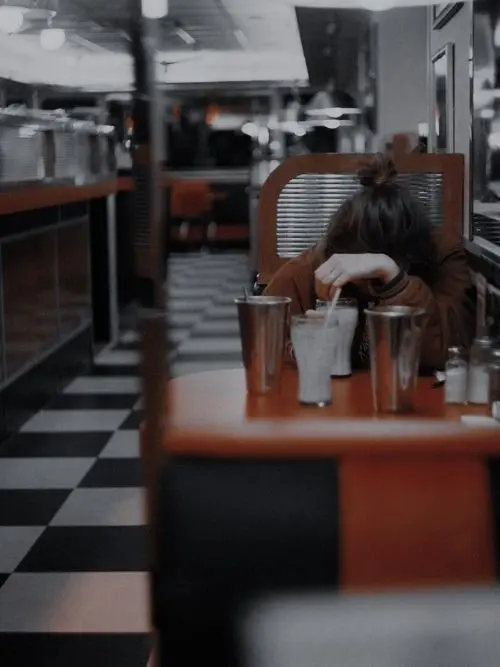 AcridWood3922의 Girl at the Diner