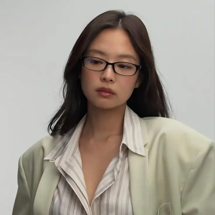 LushMilk3847의 Supergirl and her CEO