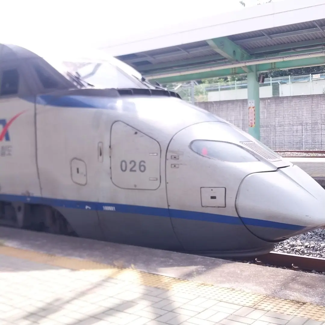 EMDGT26CW-2의 KTX VS 비행기