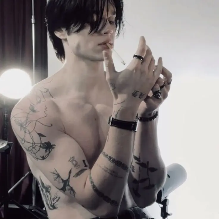 dayan7xxyxx의 Julian Vance
